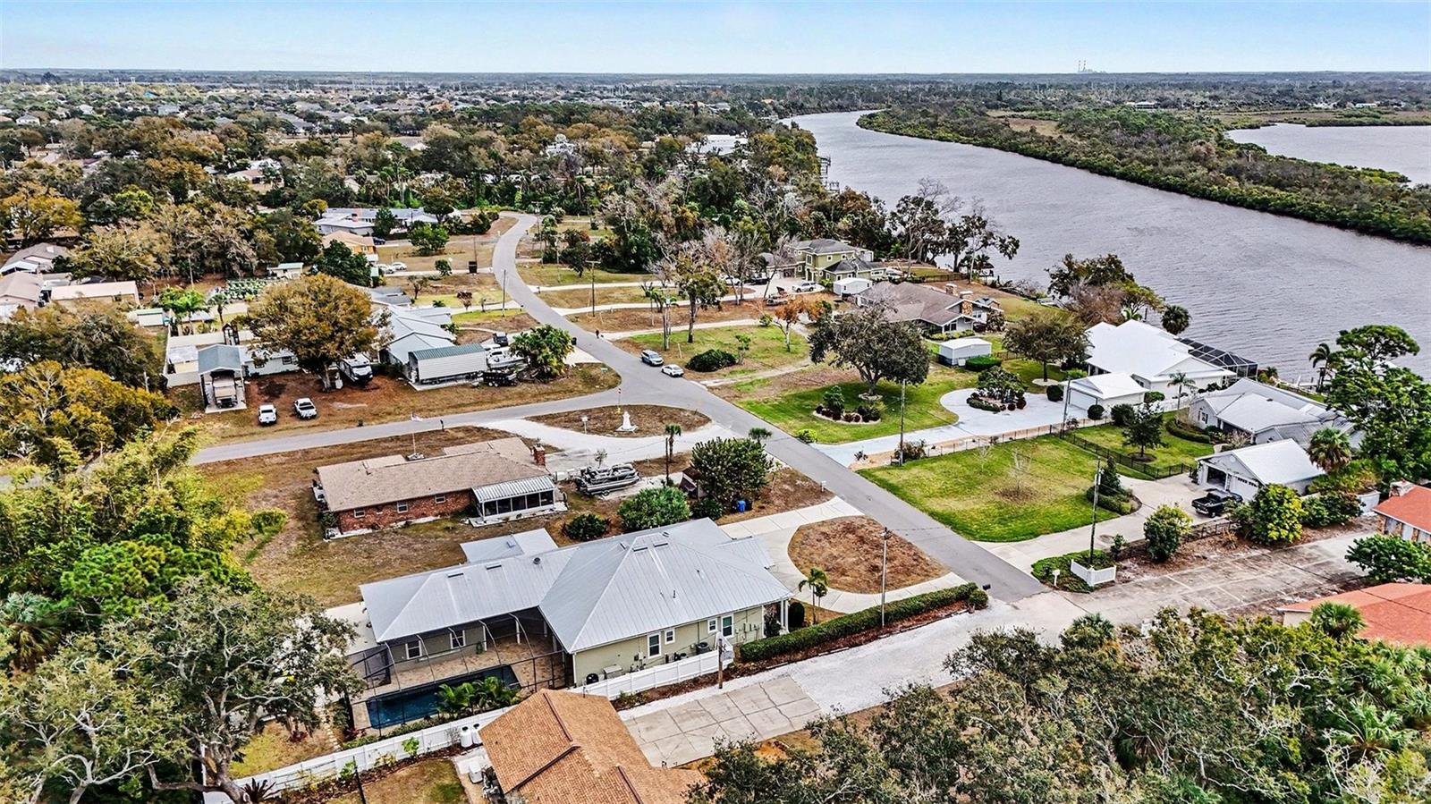 Image 38 of 41 For 605 Manatee Drive