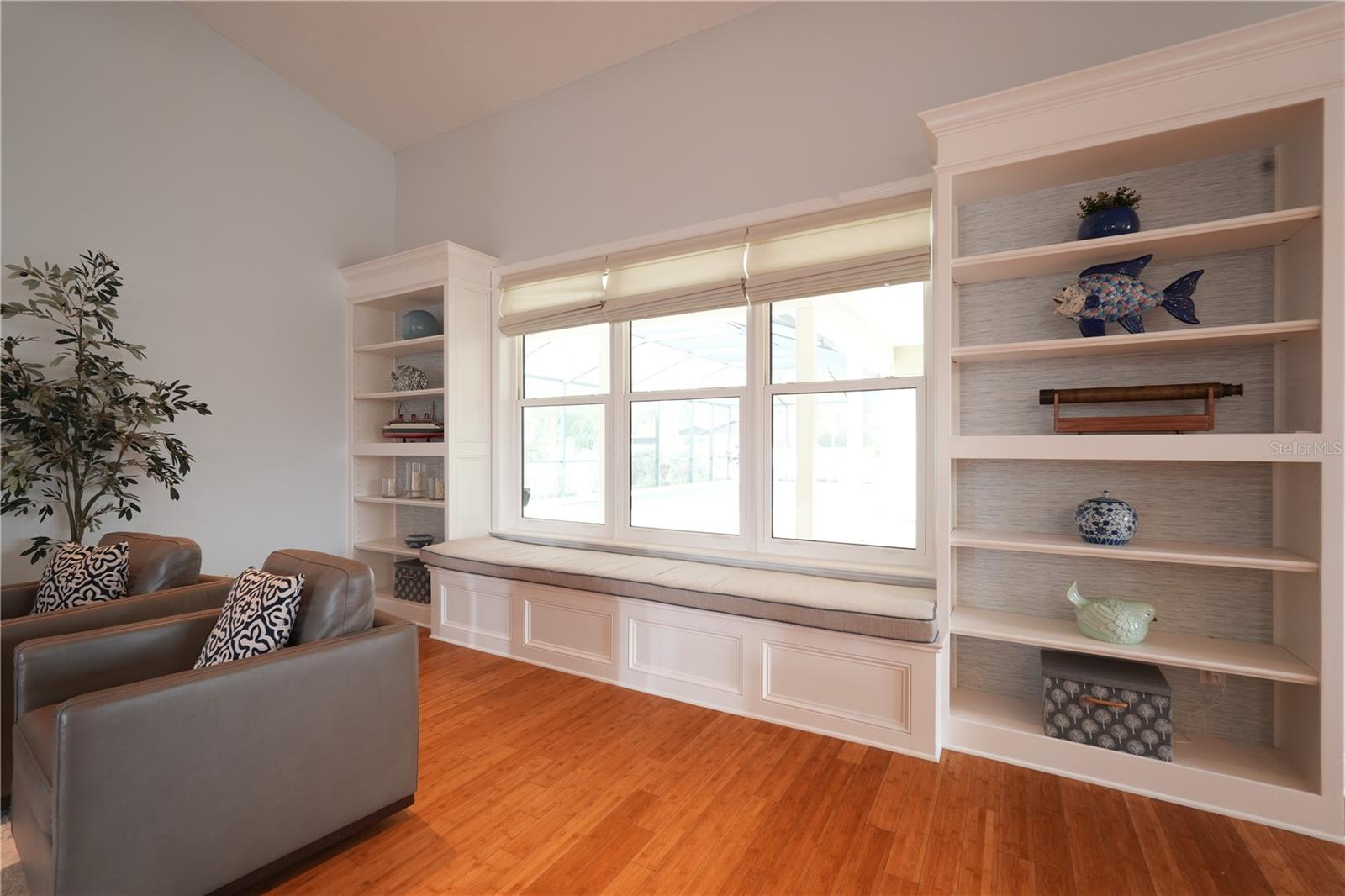 Image 8 of 41 For 605 Manatee Drive