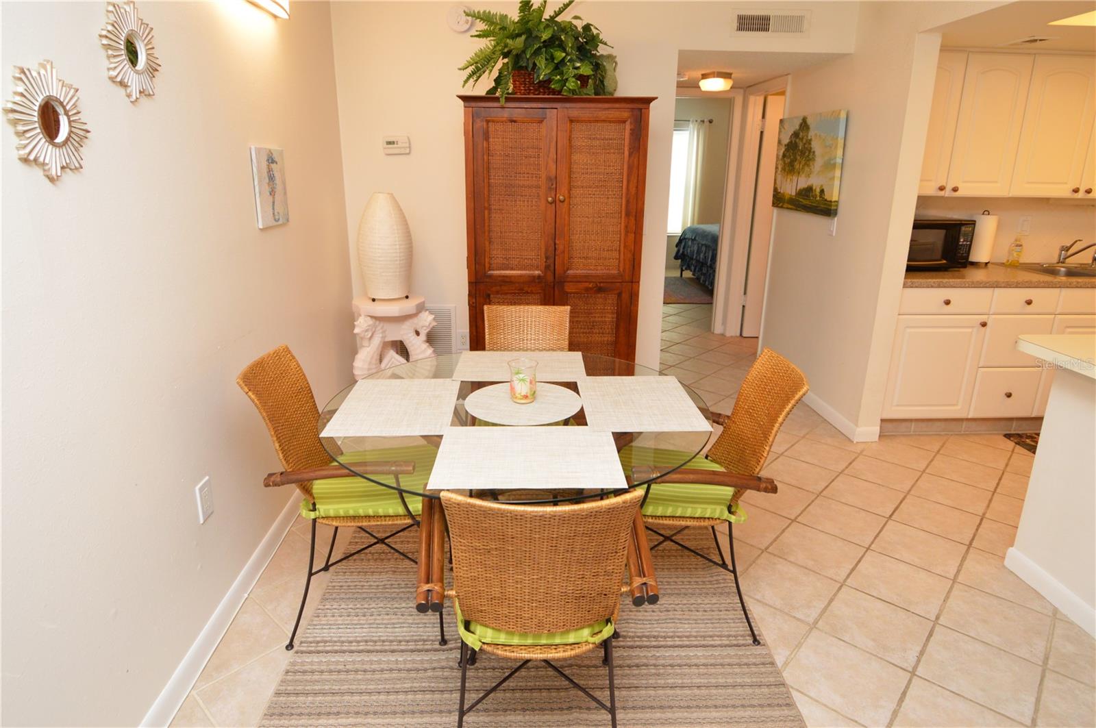 Image 13 of 92 For 12760 Indian Rocks Road 553