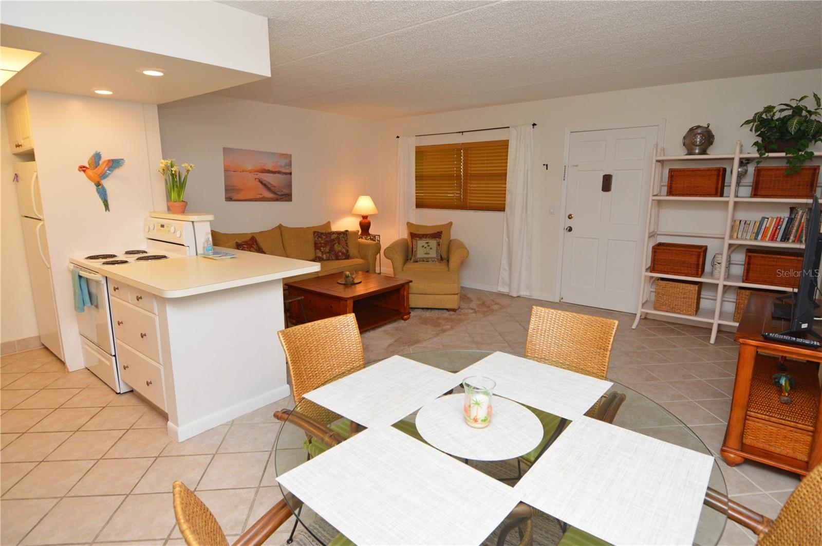 Image 14 of 92 For 12760 Indian Rocks Road 553