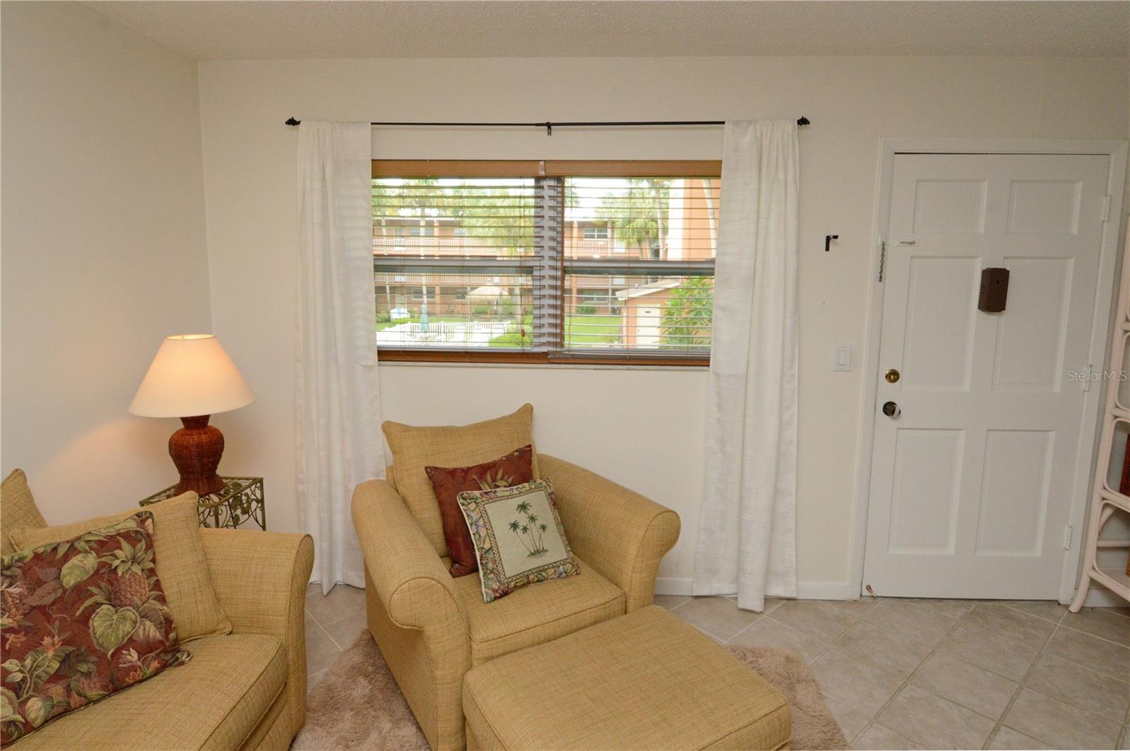 Image 17 of 92 For 12760 Indian Rocks Road 553