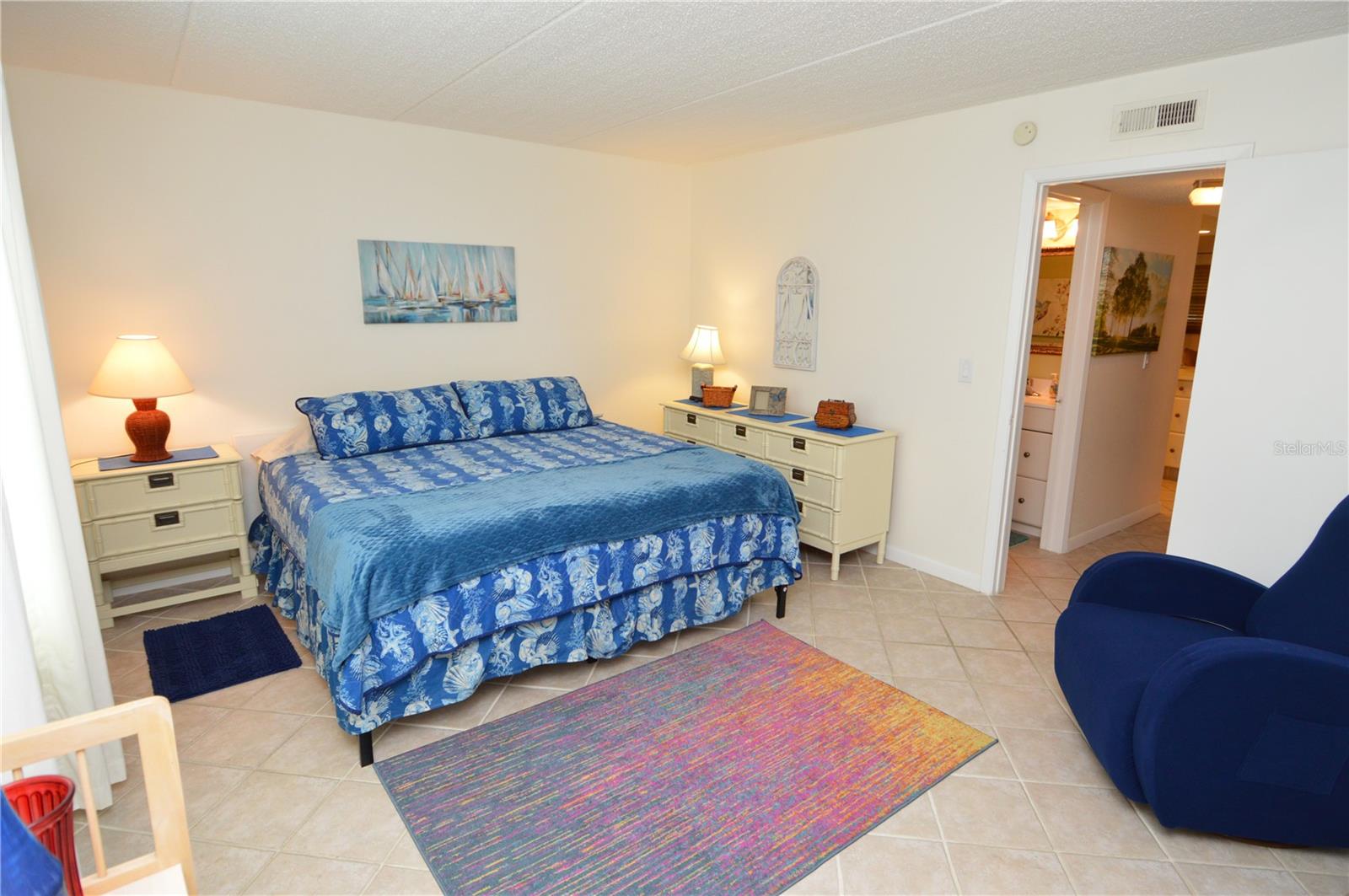 Image 28 of 92 For 12760 Indian Rocks Road 553