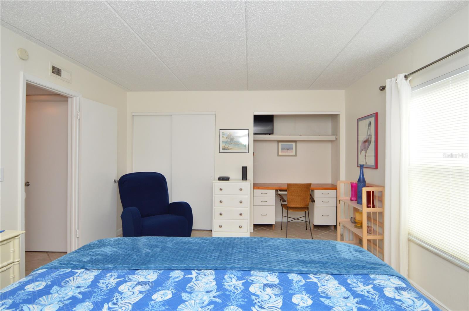 Image 33 of 92 For 12760 Indian Rocks Road 553