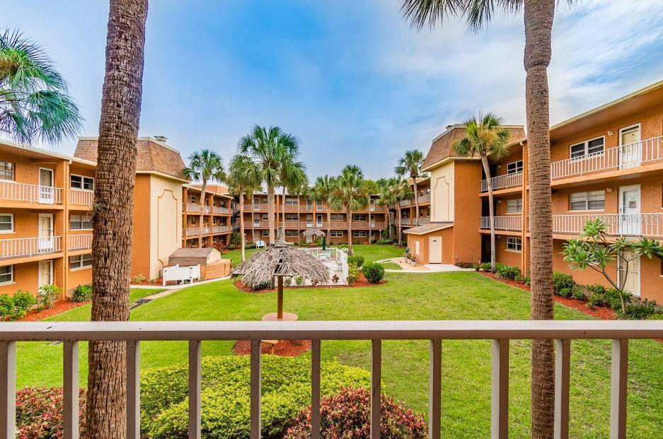 Image 36 of 92 For 12760 Indian Rocks Road 553