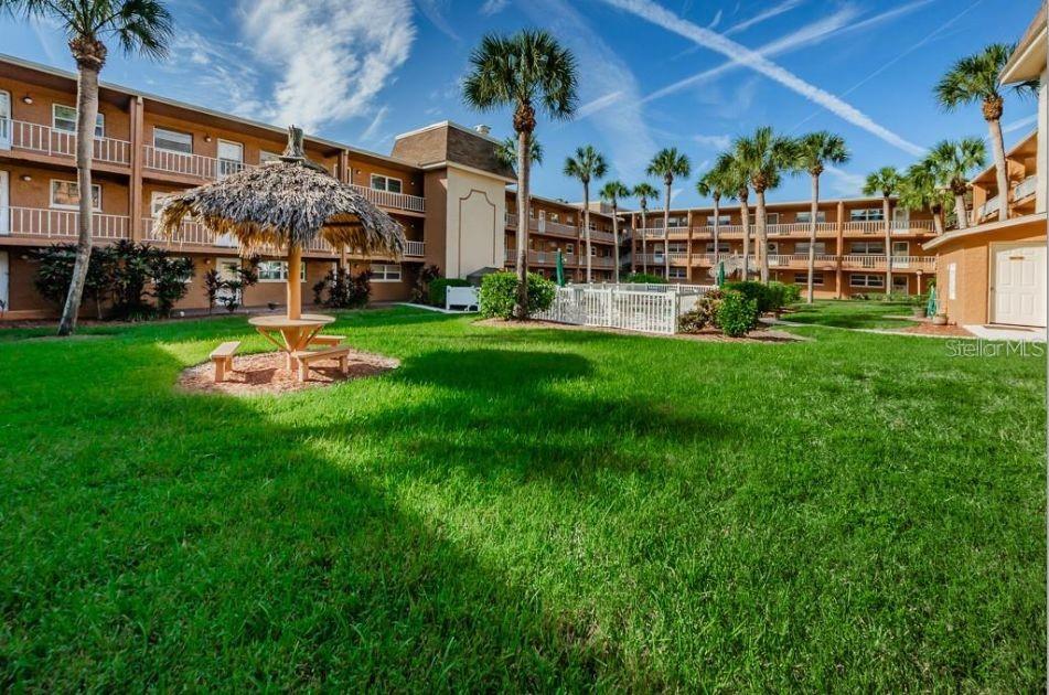 Image 40 of 92 For 12760 Indian Rocks Road 553