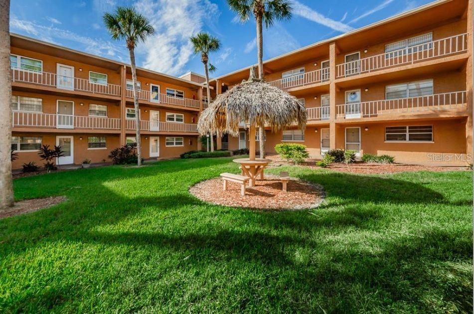 Image 41 of 92 For 12760 Indian Rocks Road 553