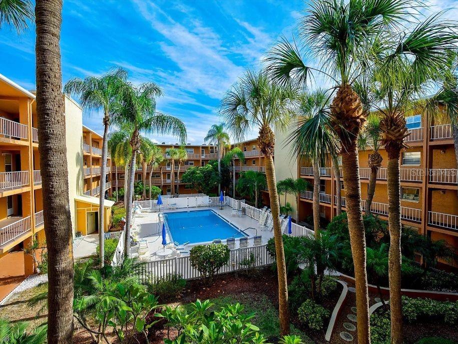 Image 45 of 92 For 12760 Indian Rocks Road 553