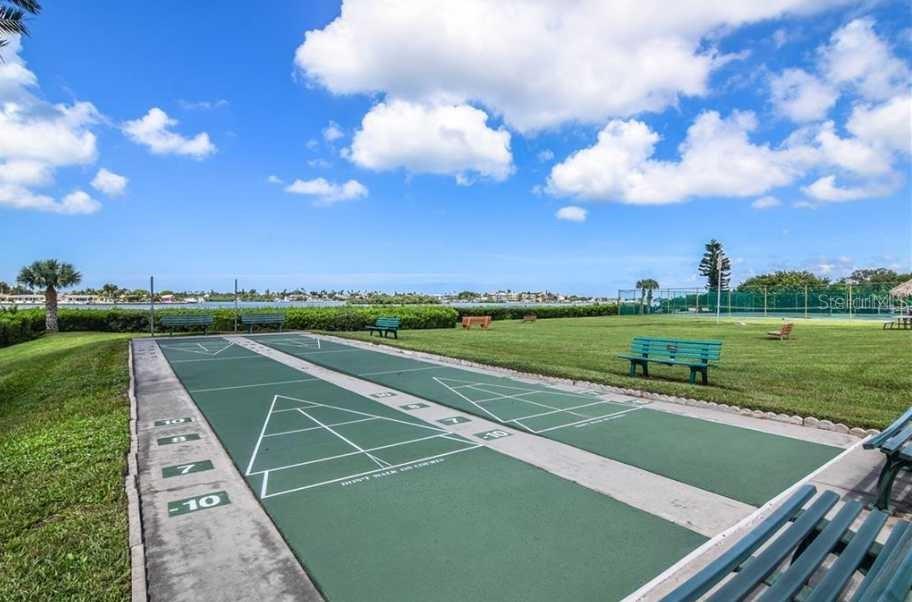 Image 52 of 92 For 12760 Indian Rocks Road 553