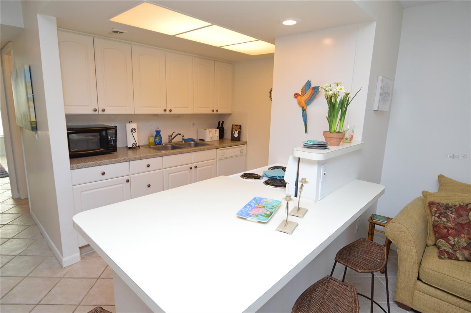 Image 6 of 92 For 12760 Indian Rocks Road 553