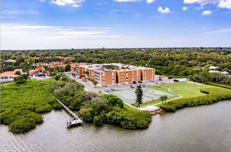 Image 63 of 92 For 12760 Indian Rocks Road 553