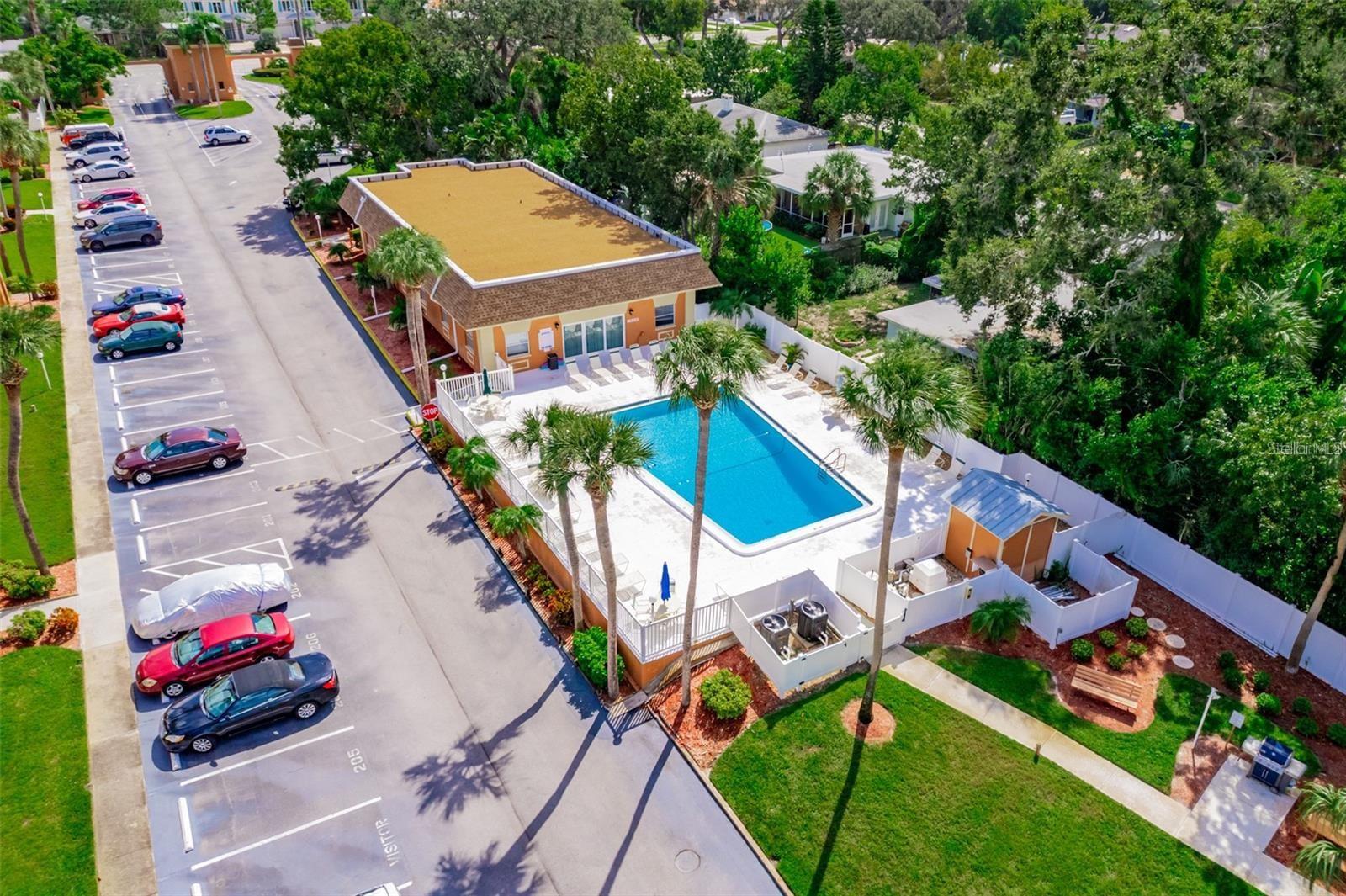 Image 81 of 92 For 12760 Indian Rocks Road 553