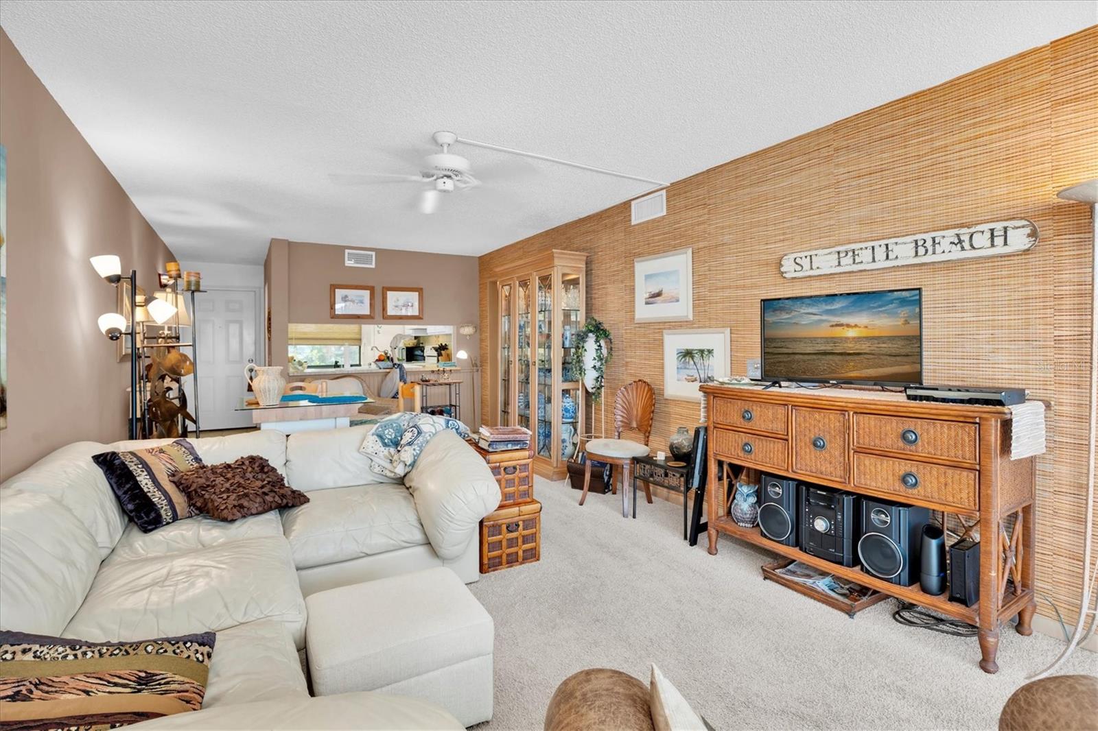 Image 13 of 58 For 6265 Sun Boulevard 107