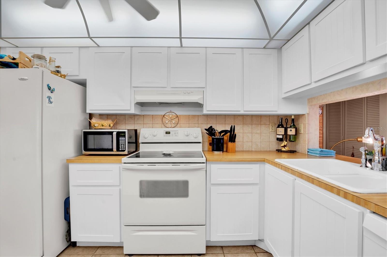 Image 17 of 58 For 6265 Sun Boulevard 107