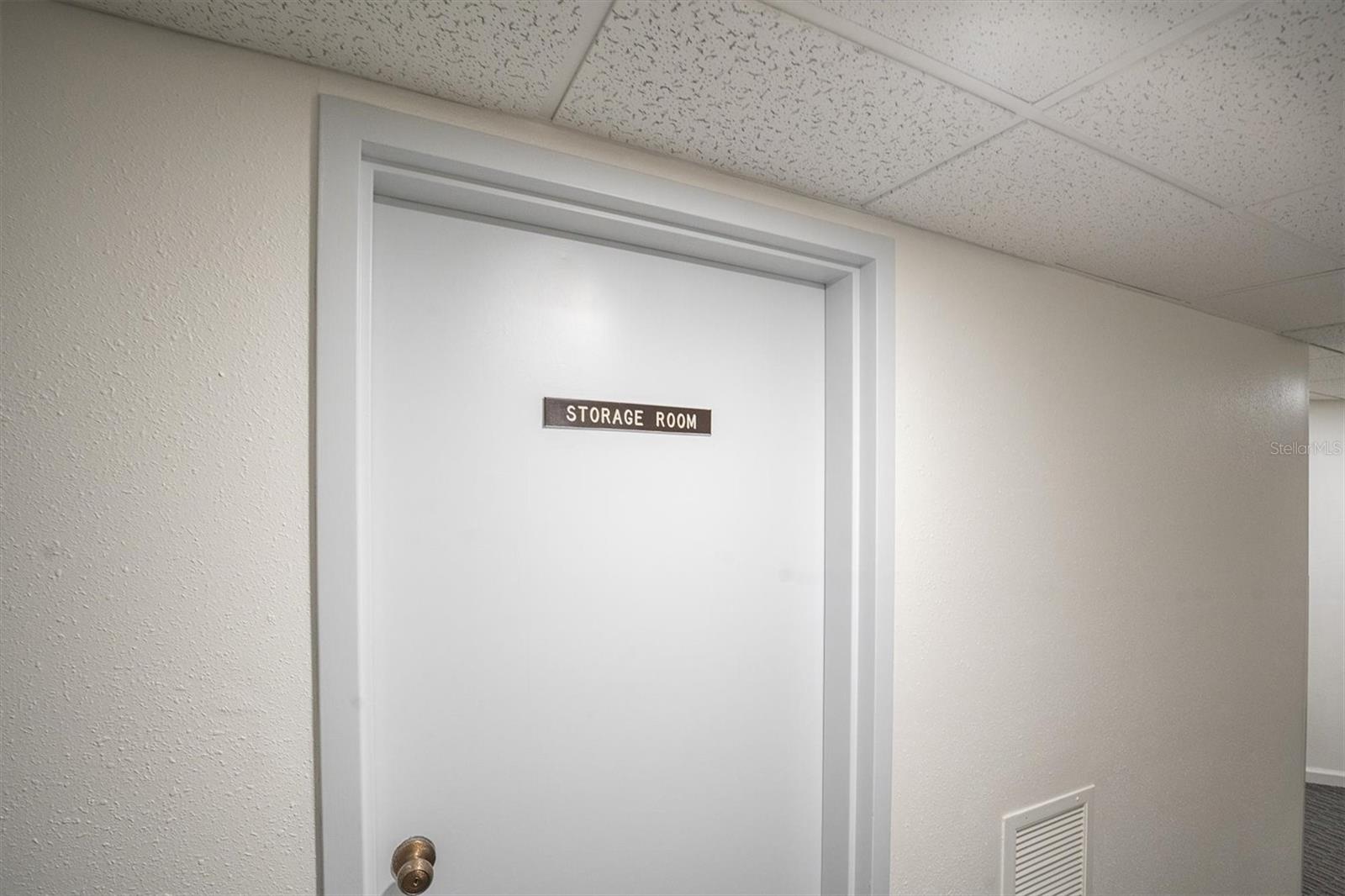 Image 36 of 58 For 6265 Sun Boulevard 107