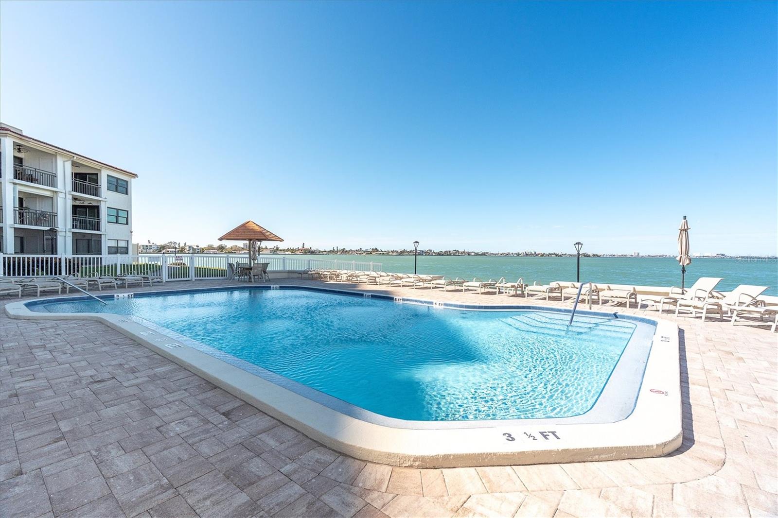 Image 45 of 58 For 6265 Sun Boulevard 107