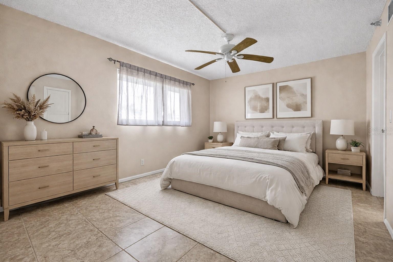 Image 3 of 23 For 1750 Harbor Place S 303