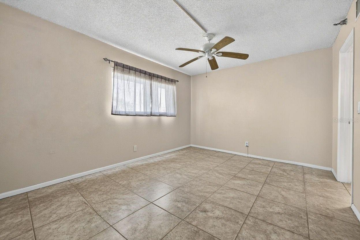 Image 4 of 23 For 1750 Harbor Place S 303