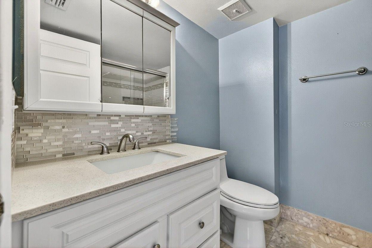 Image 5 of 23 For 1750 Harbor Place S 303