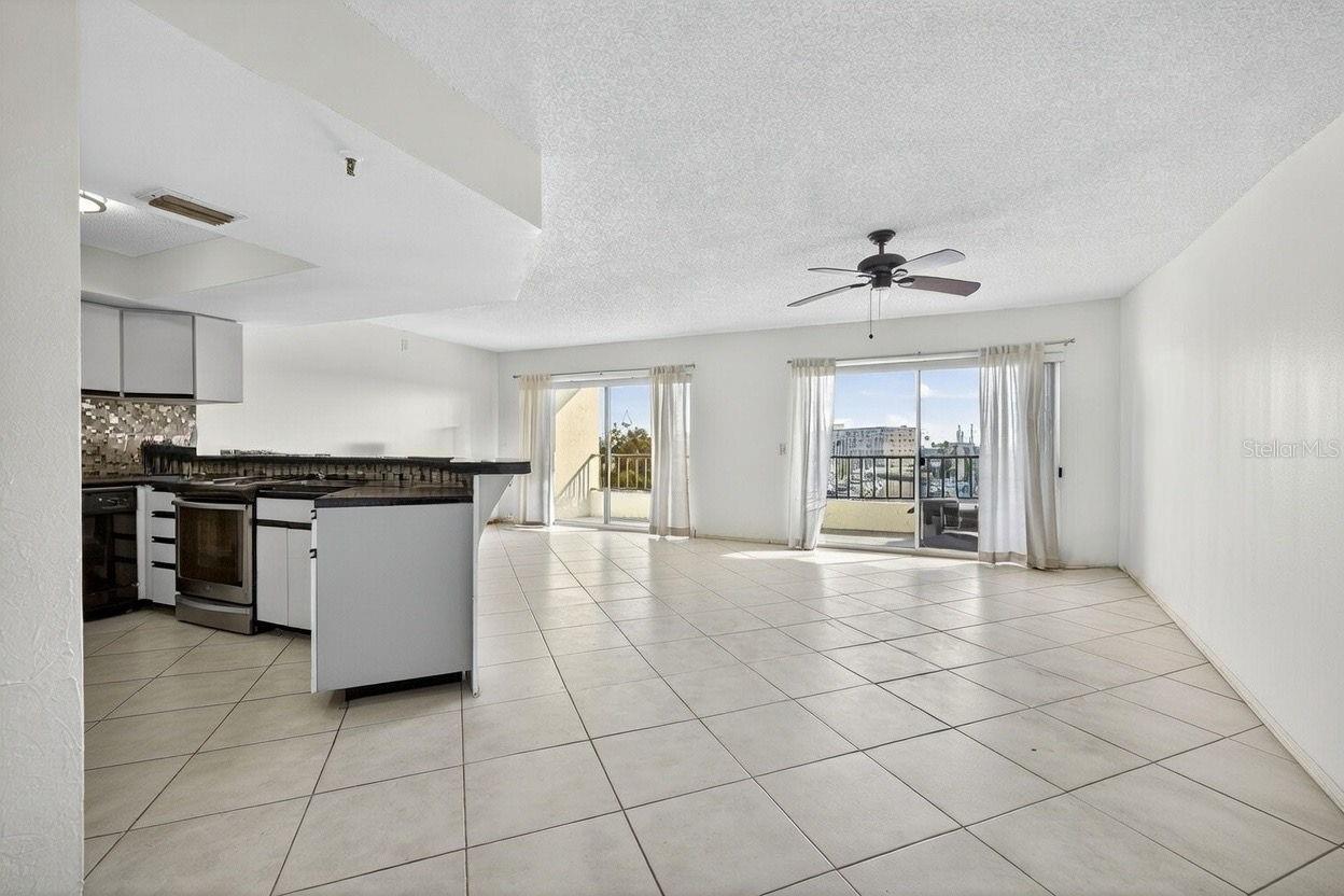 Image 8 of 23 For 1750 Harbor Place S 303