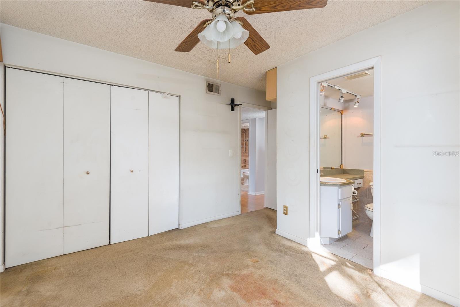 Image 17 of 39 For 606 Albany Avenue 9