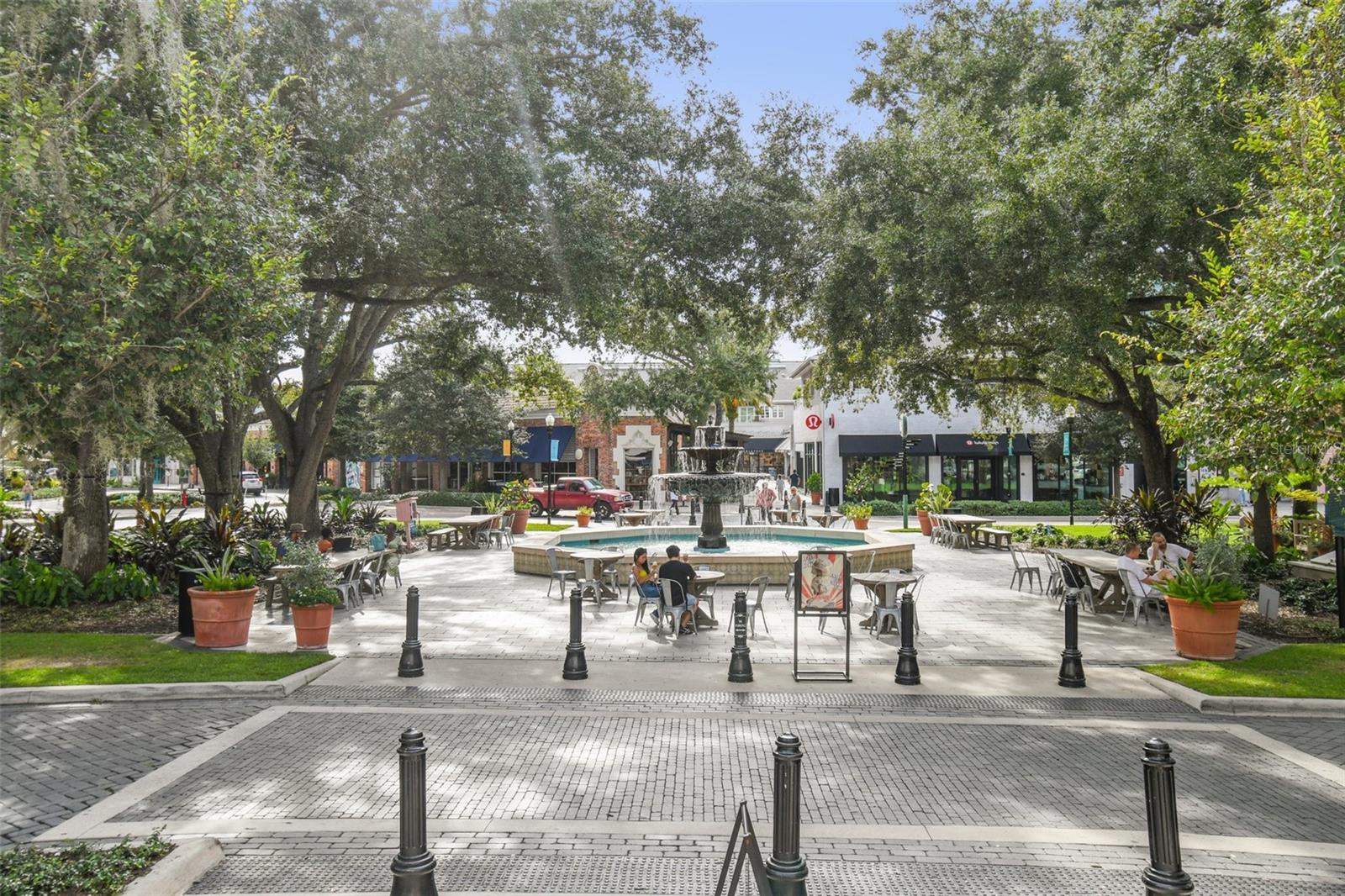 Image 35 of 39 For 606 Albany Avenue 9