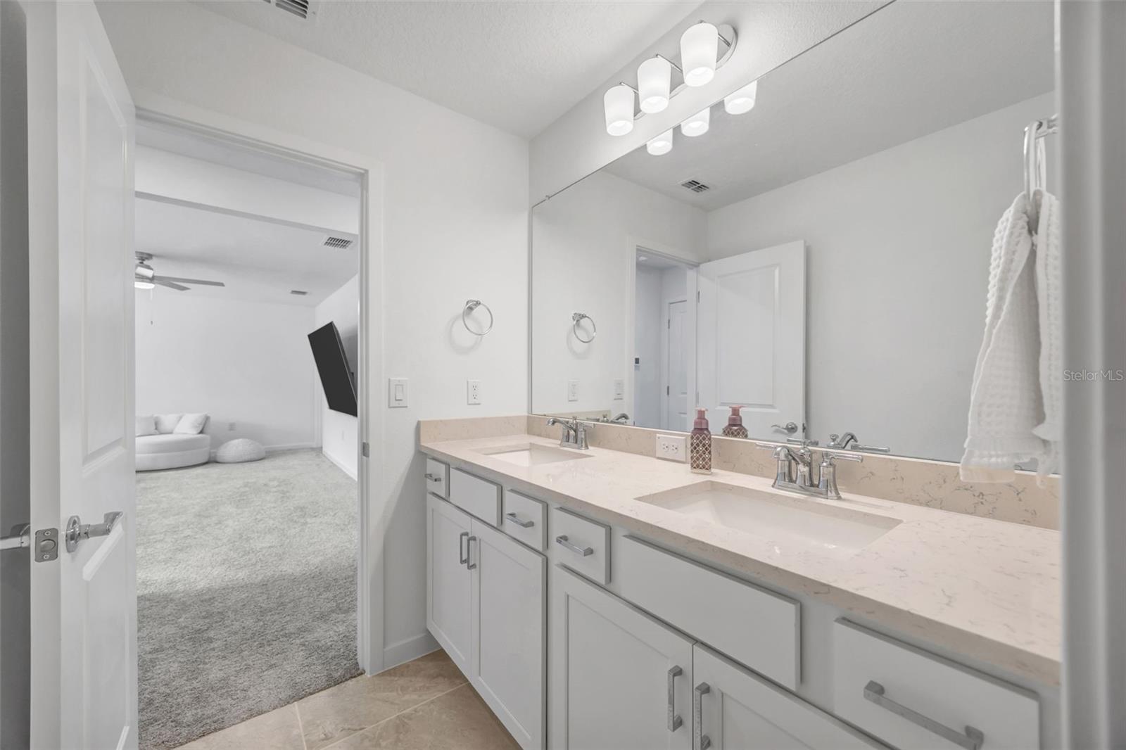 Image 37 of 72 For 1095 Kistna Drive