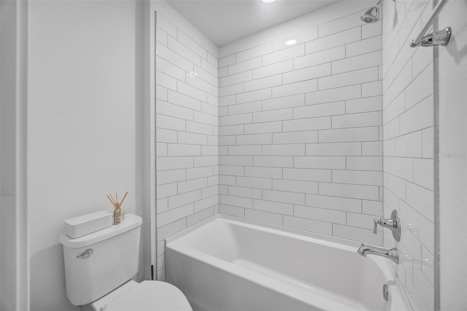 Image 38 of 72 For 1095 Kistna Drive