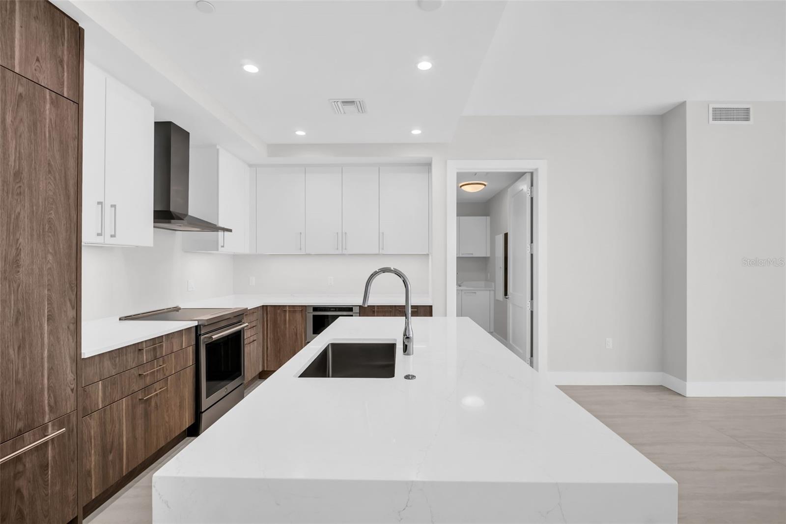 Image 10 of 77 For 275 1st Avenue S 2807