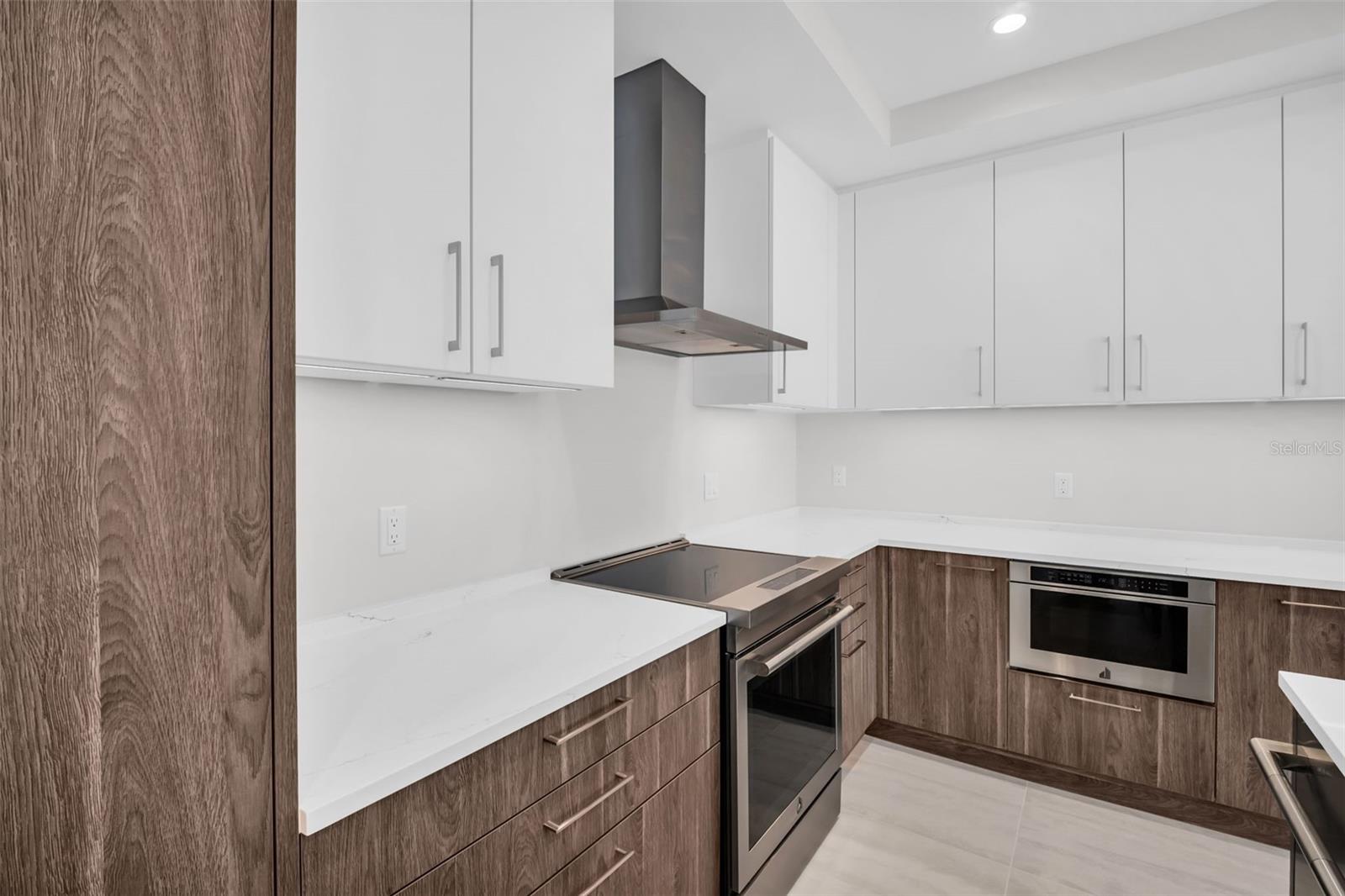 Image 11 of 77 For 275 1st Avenue S 2807