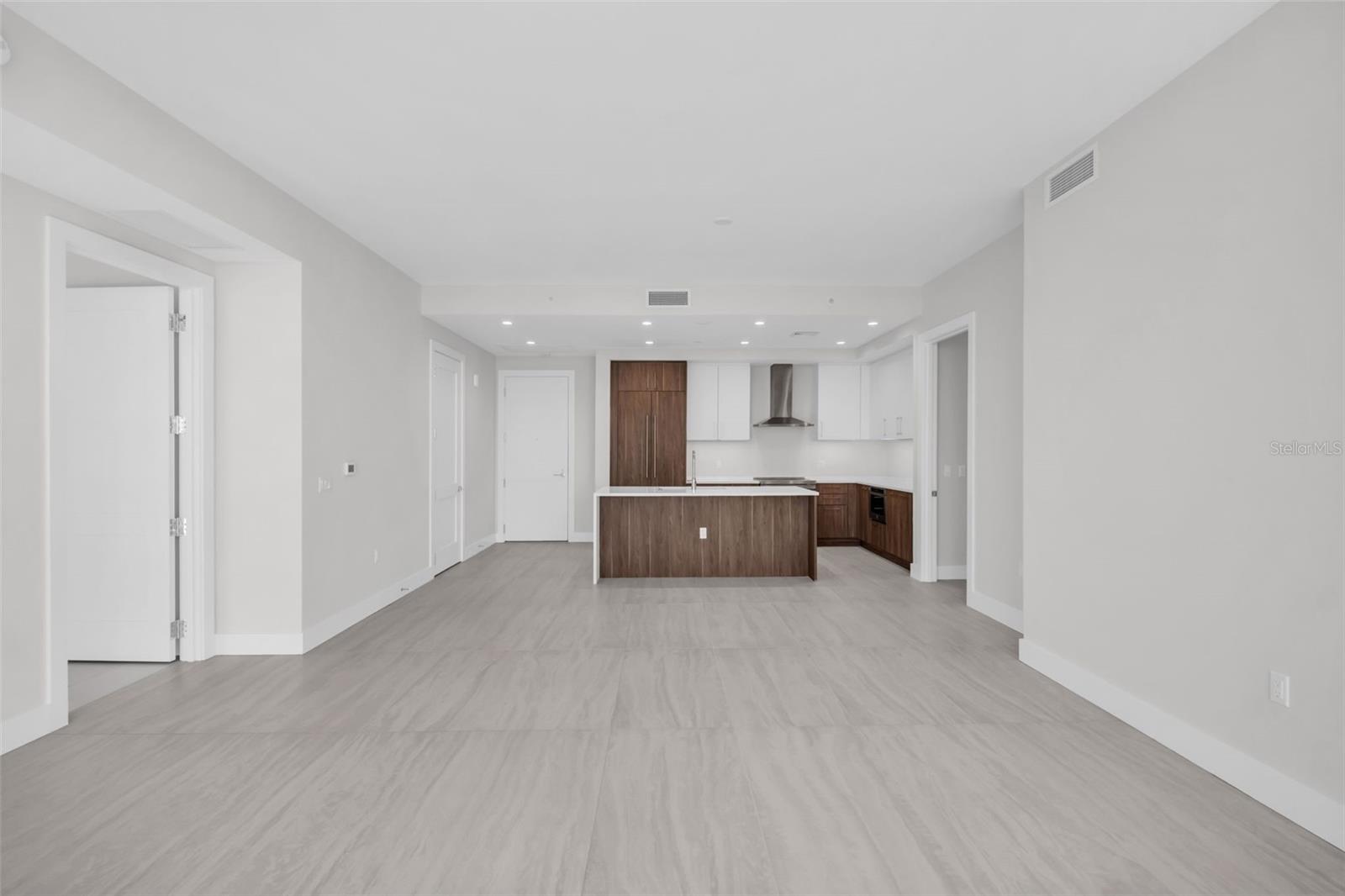 Image 15 of 77 For 275 1st Avenue S 2807