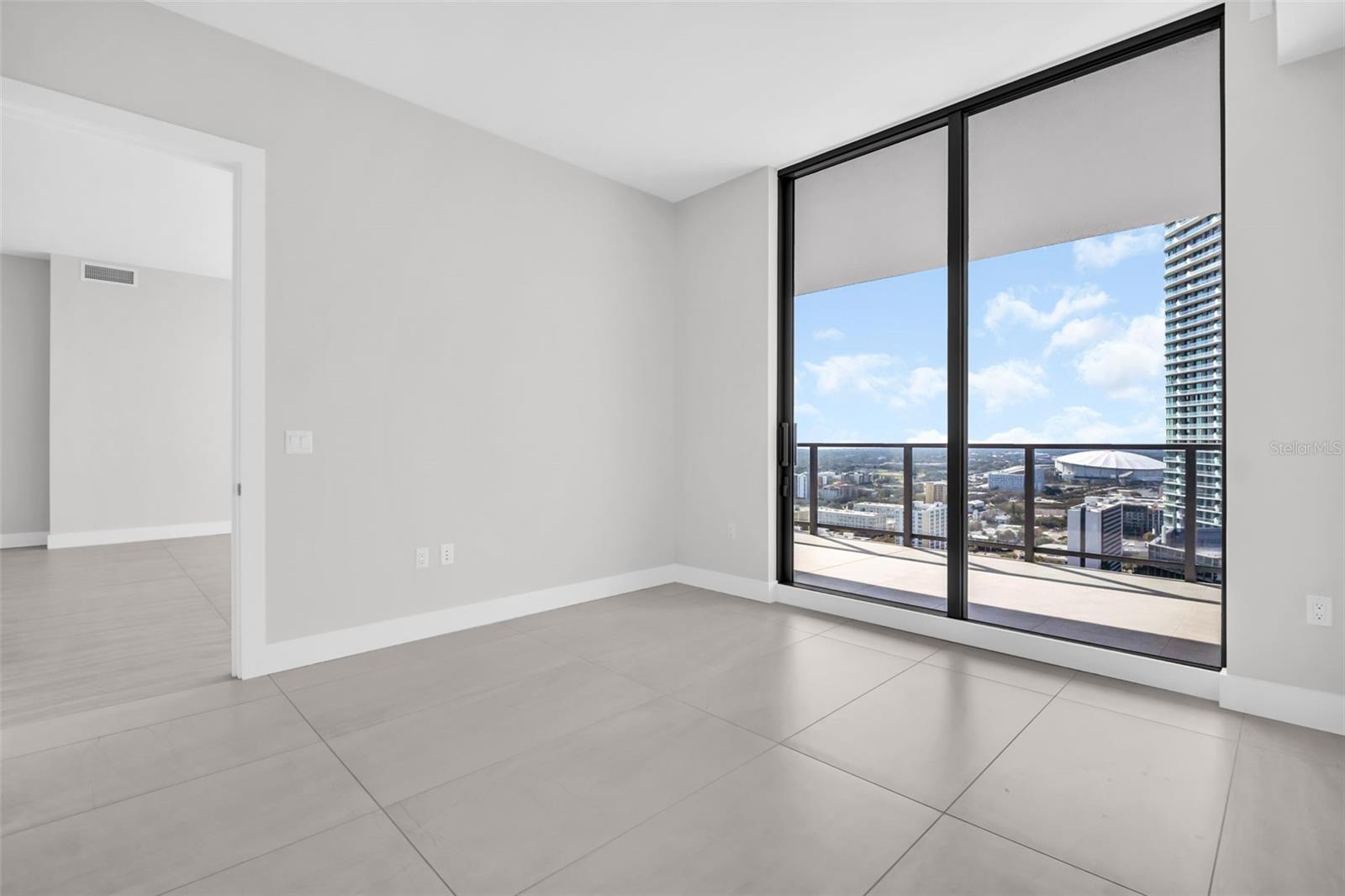 Image 21 of 77 For 275 1st Avenue S 2807