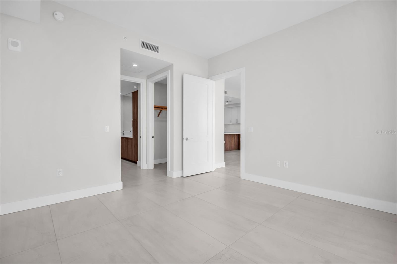 Image 23 of 77 For 275 1st Avenue S 2807