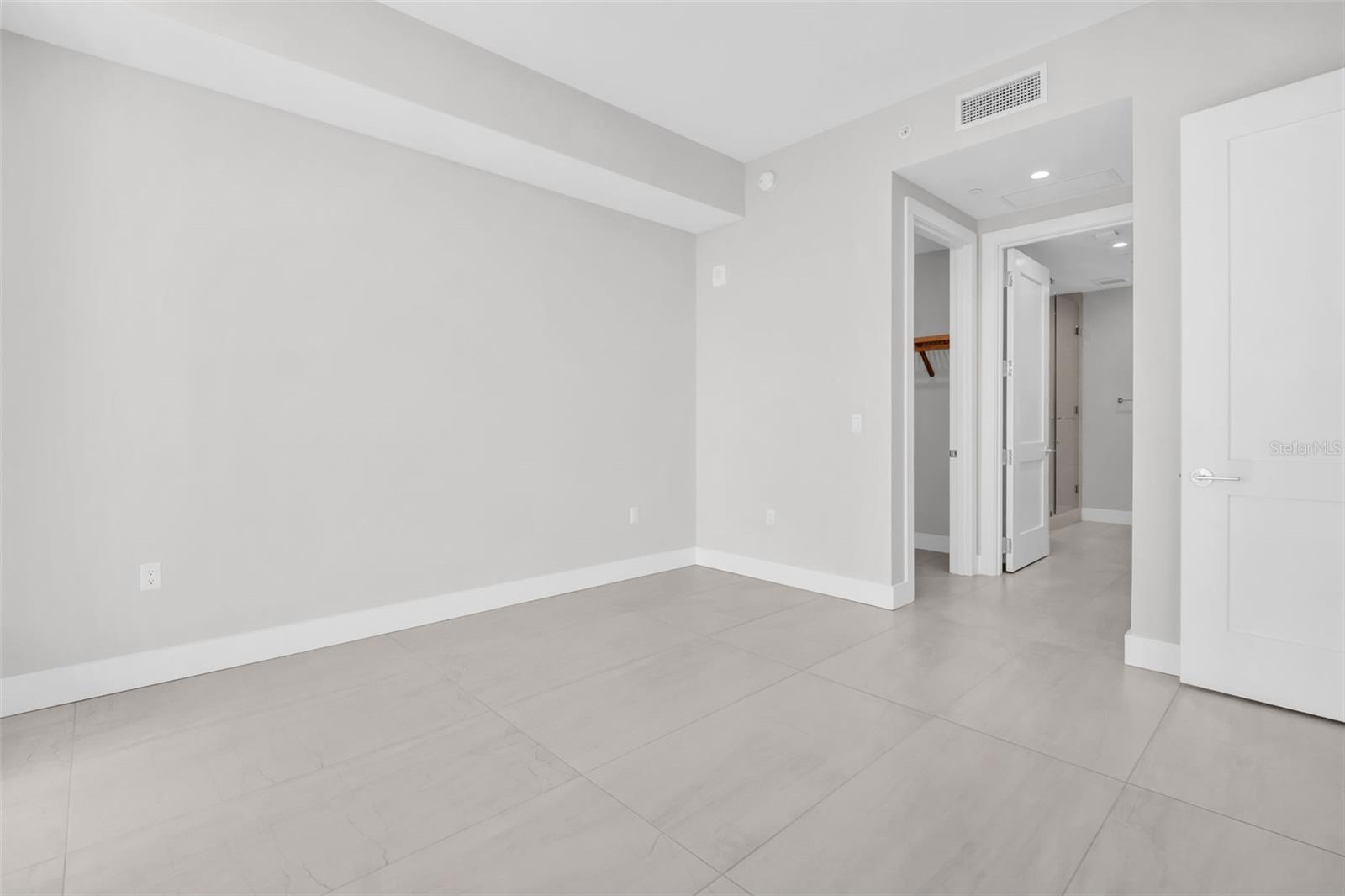 Image 24 of 77 For 275 1st Avenue S 2807