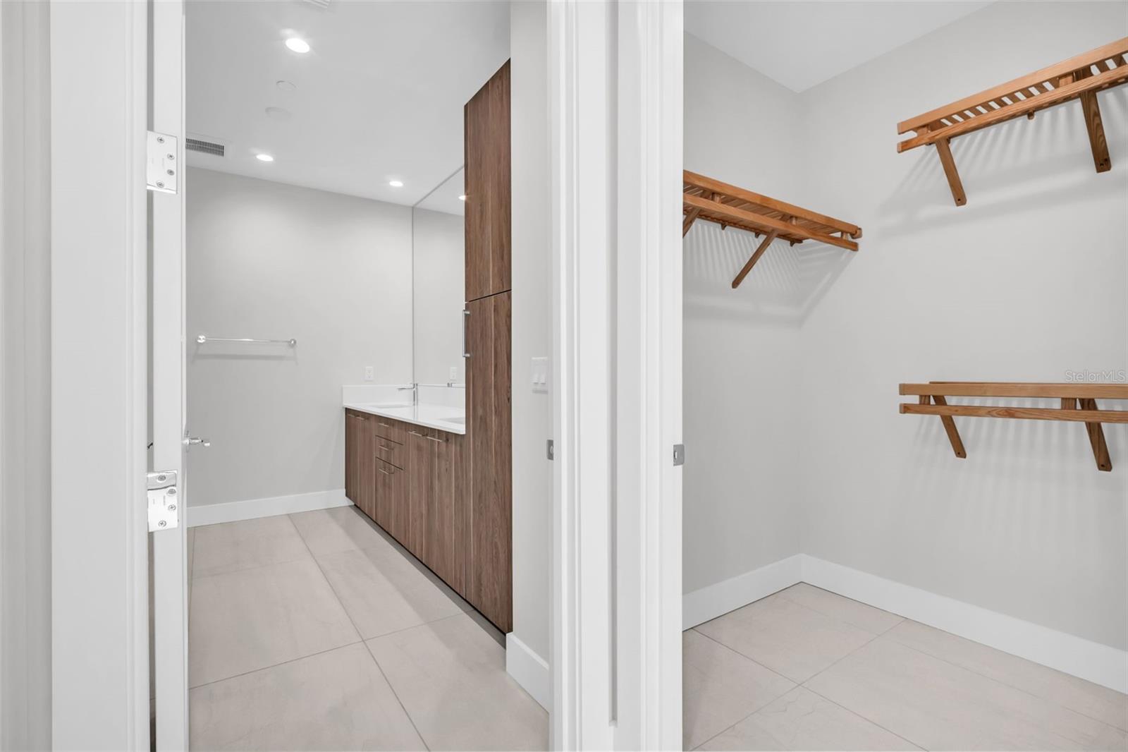 Image 25 of 77 For 275 1st Avenue S 2807