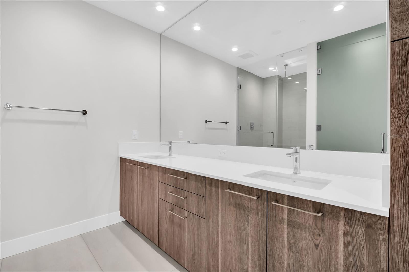 Image 30 of 77 For 275 1st Avenue S 2807