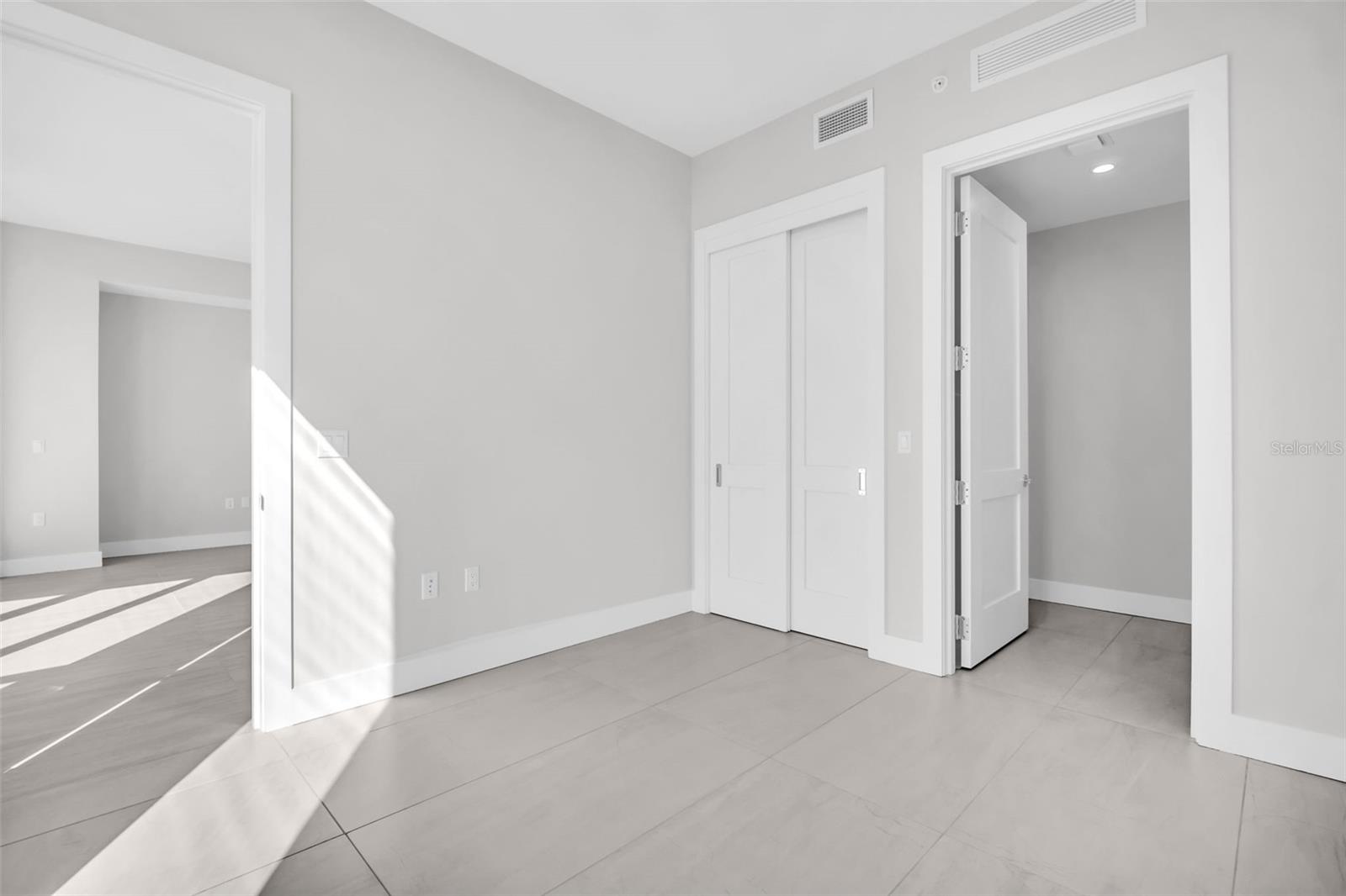 Image 35 of 77 For 275 1st Avenue S 2807