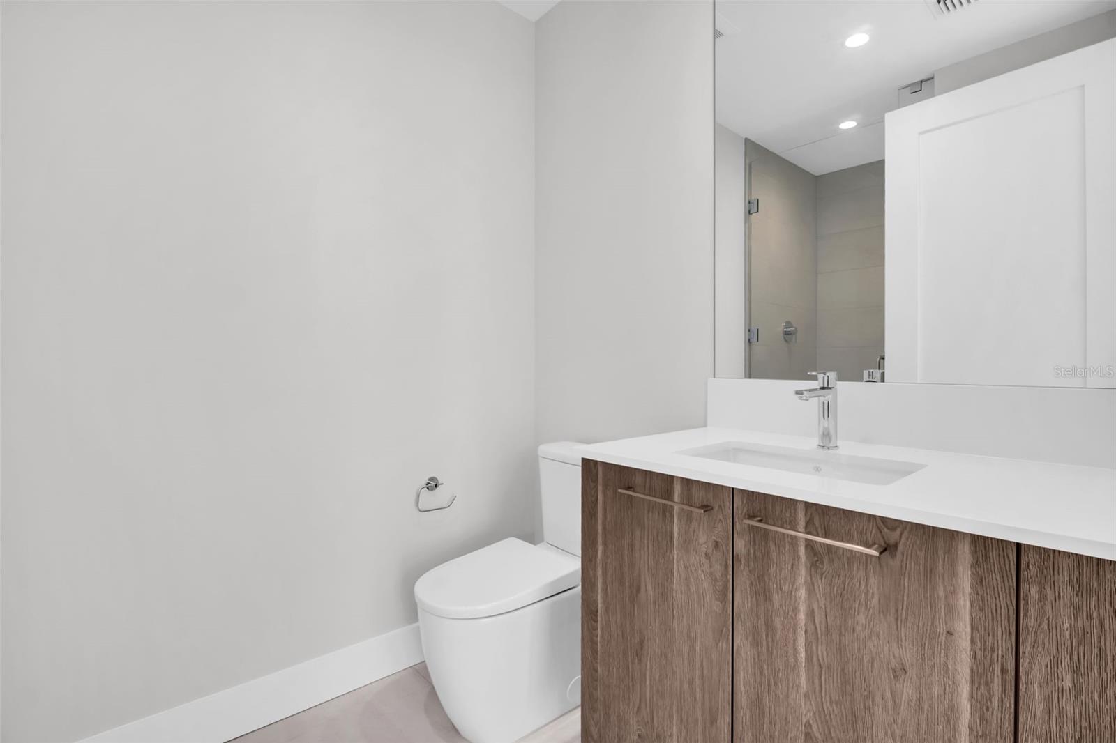 Image 40 of 77 For 275 1st Avenue S 2807