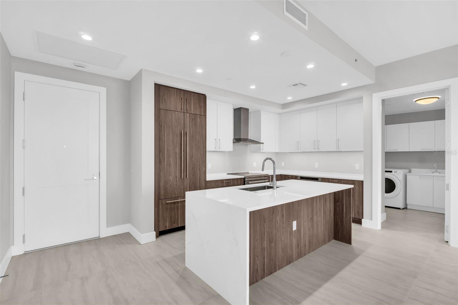 Image 6 of 77 For 275 1st Avenue S 2807