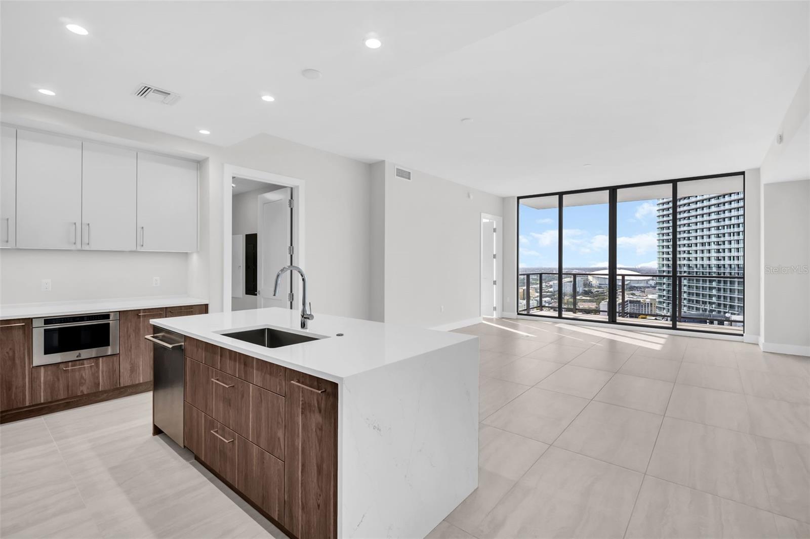 Image 7 of 77 For 275 1st Avenue S 2807