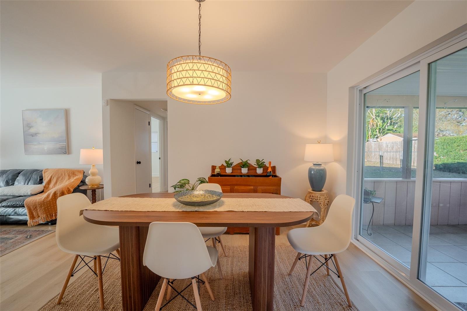 Image 18 of 40 For 199 Tropic Boulevard W