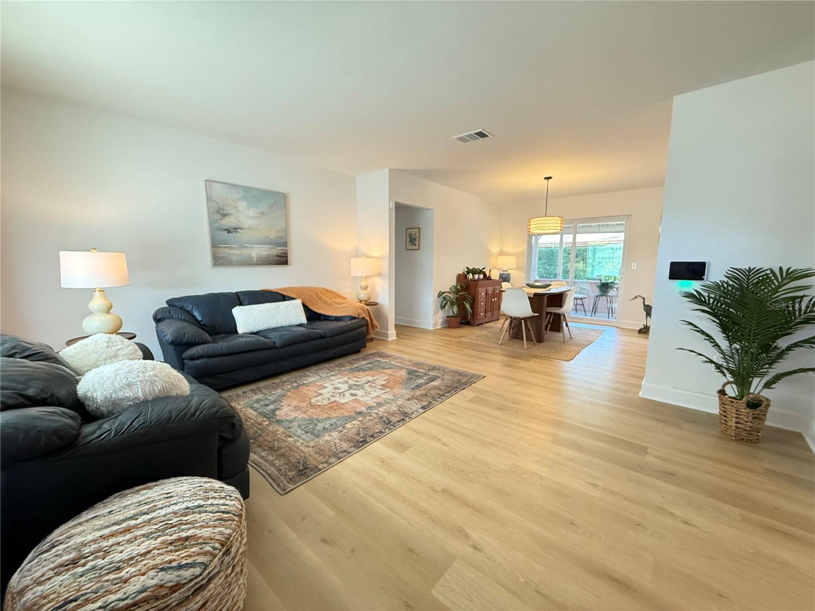 Image 4 of 40 For 199 Tropic Boulevard W