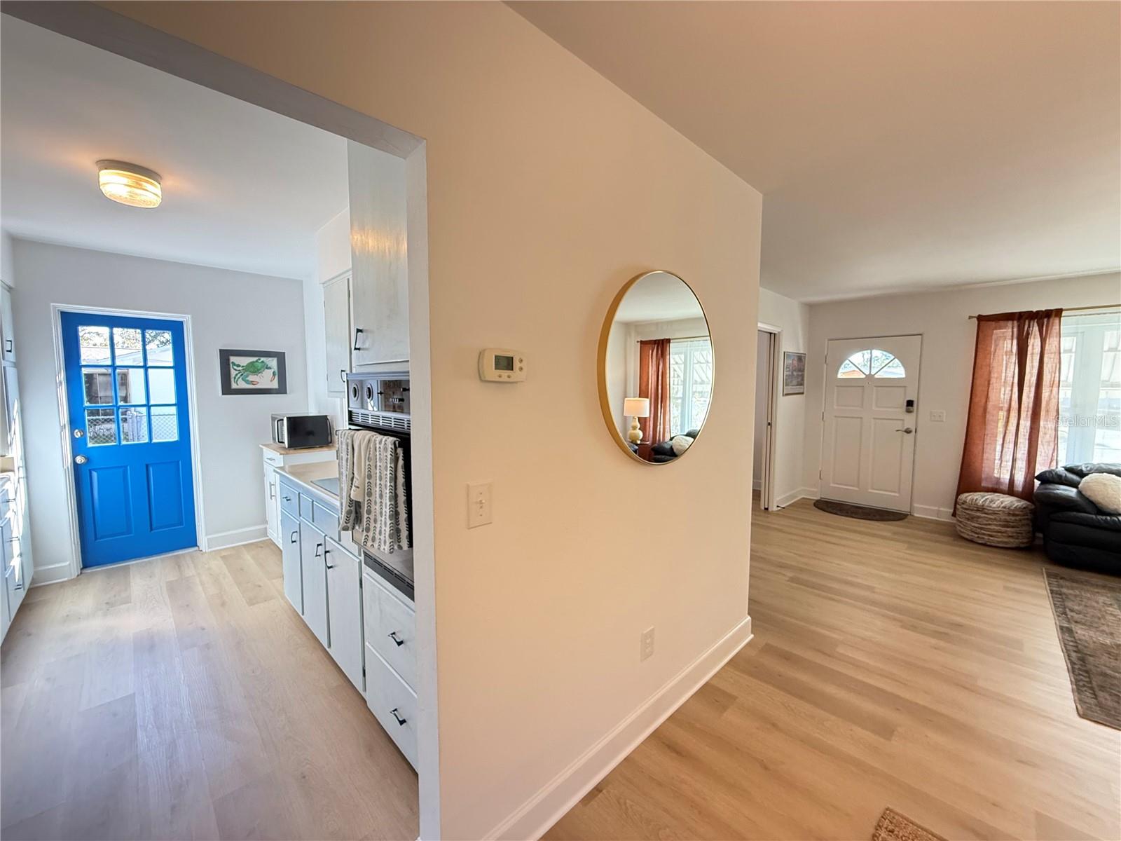 Image 9 of 40 For 199 Tropic Boulevard W