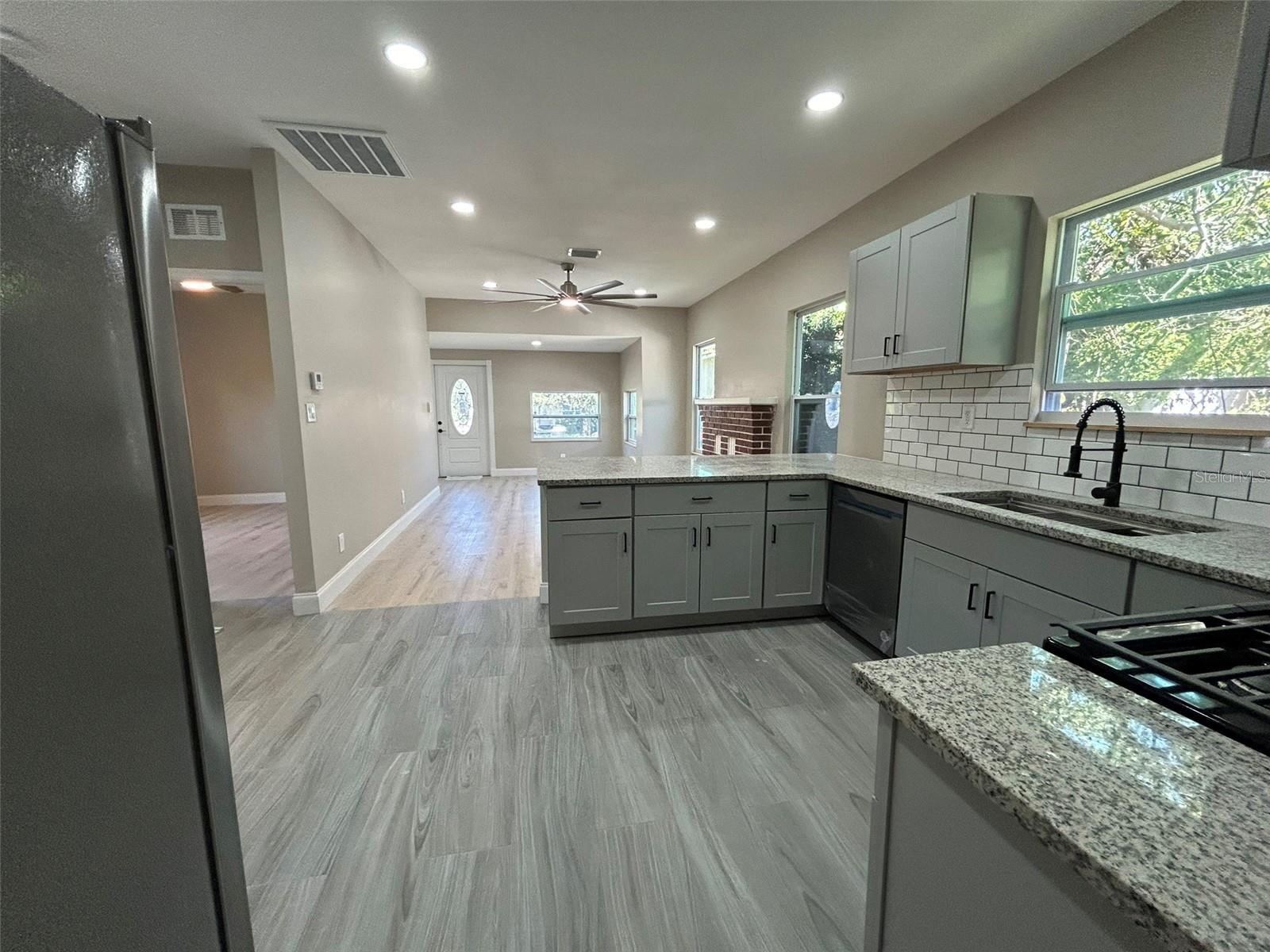 Image 5 of 18 For 1218 13th Avenue S