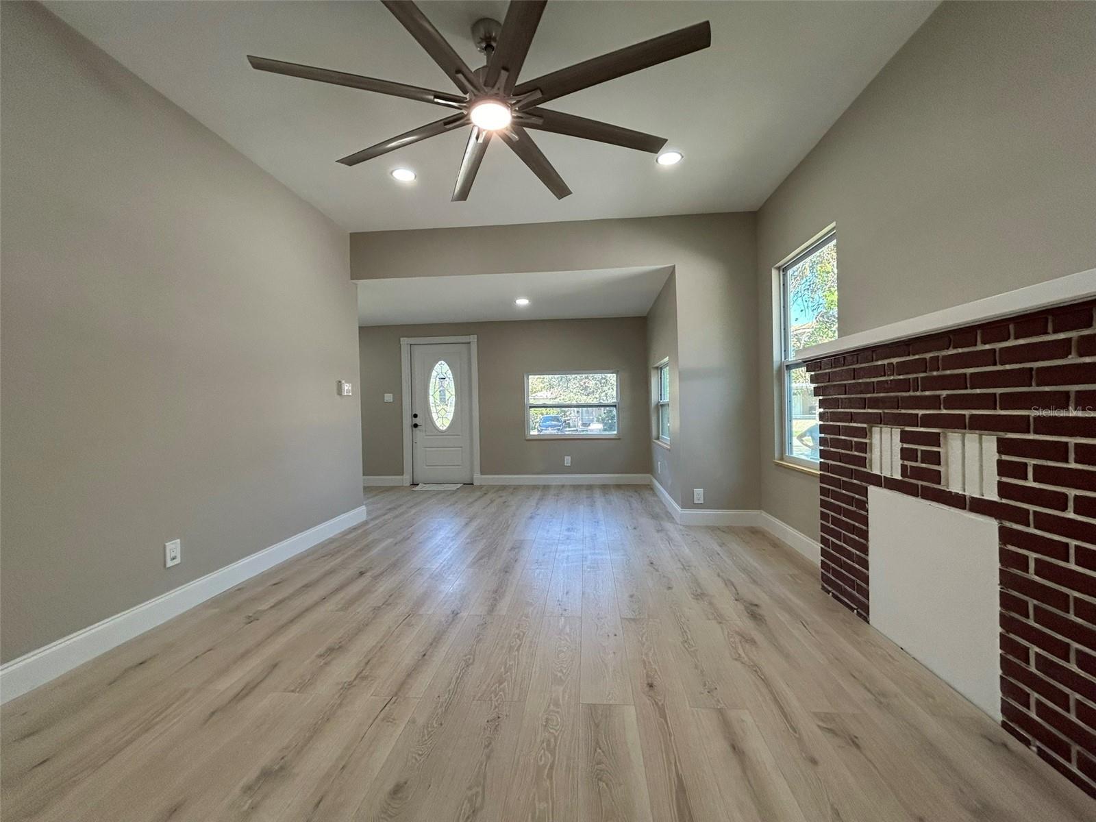 Image 6 of 18 For 1218 13th Avenue S