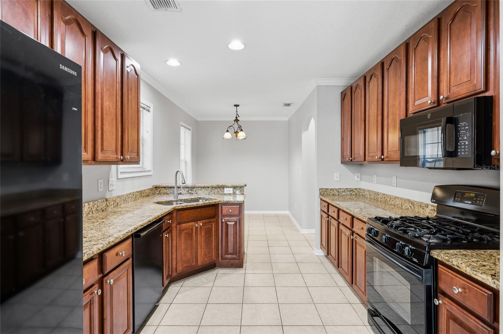 Image 16 of 77 For 5908 Beaconpark Street