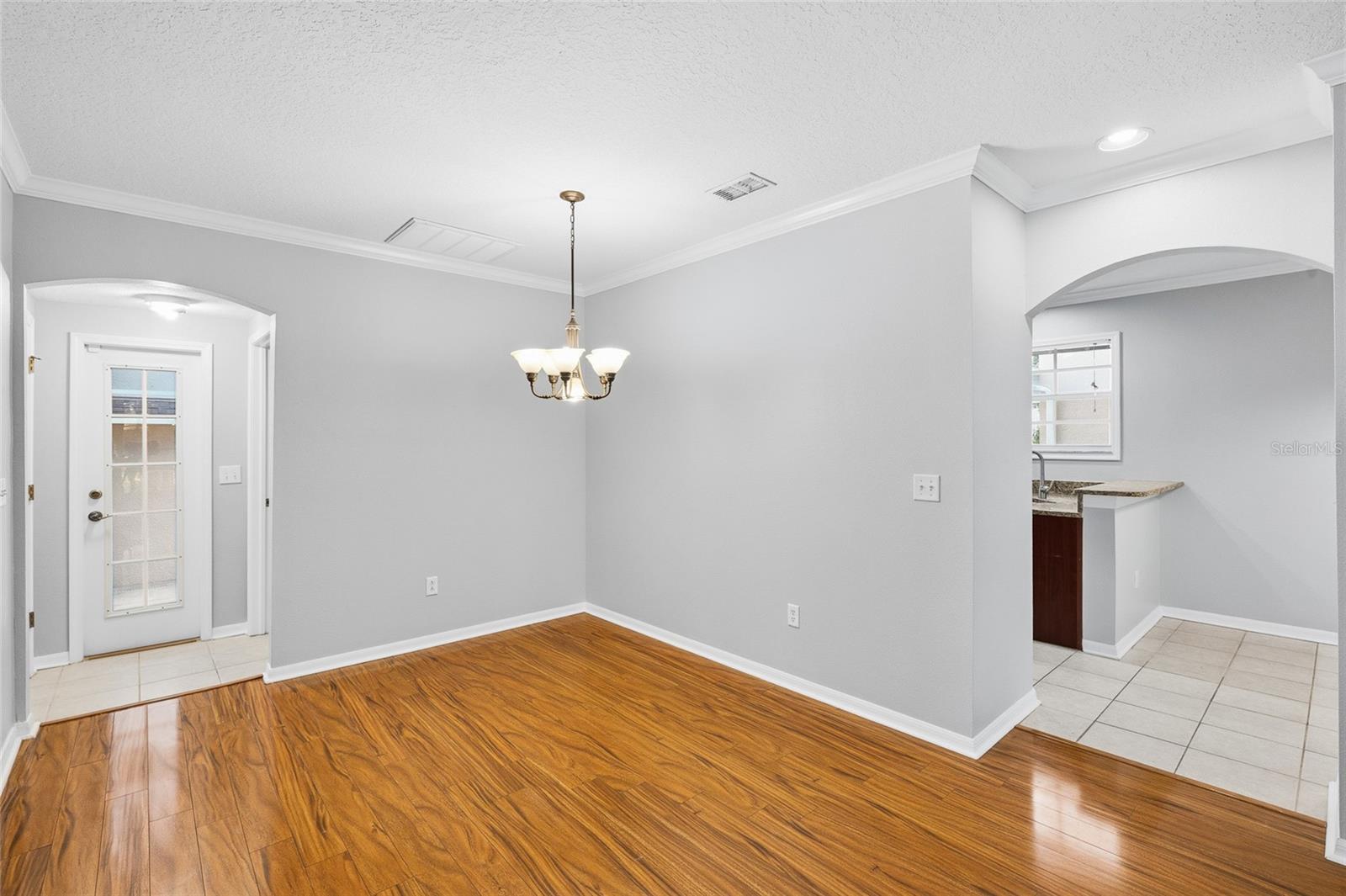 Image 19 of 77 For 5908 Beaconpark Street