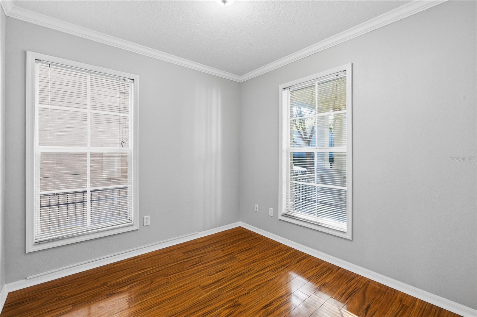 Image 21 of 77 For 5908 Beaconpark Street