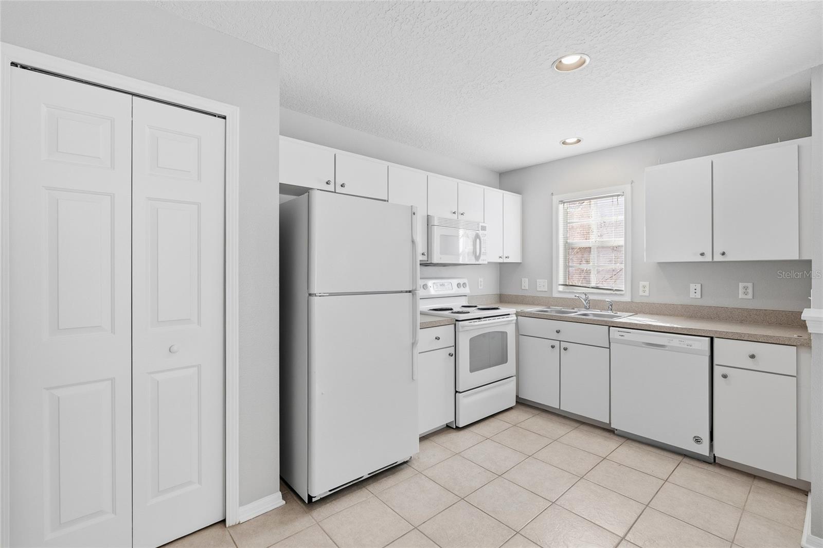 Image 47 of 77 For 5908 Beaconpark Street