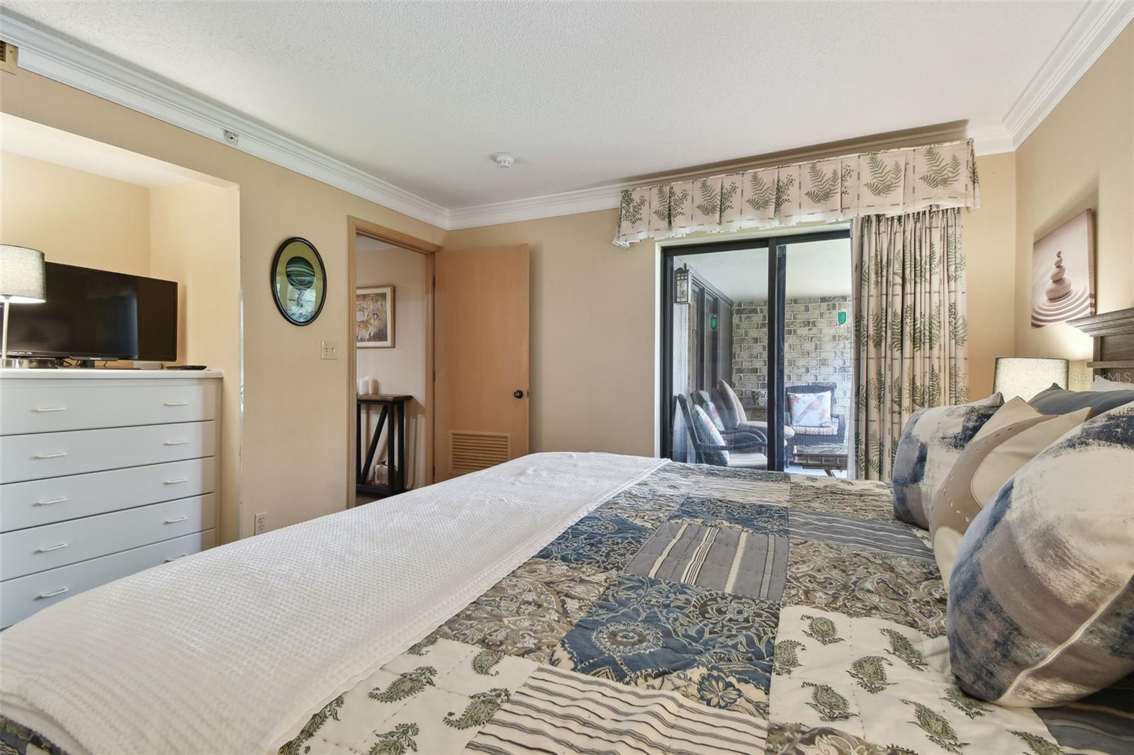 Listing photo id 16 for 36750 Us Highway 19 N 19219