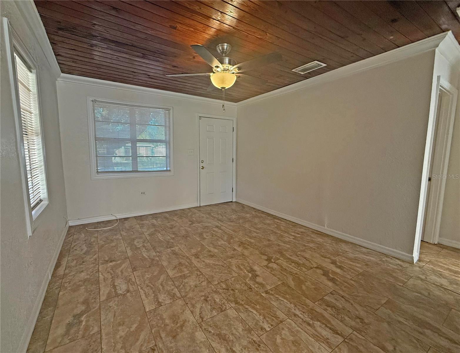 Image 4 of 14 For 3215 Louisiana Avenue